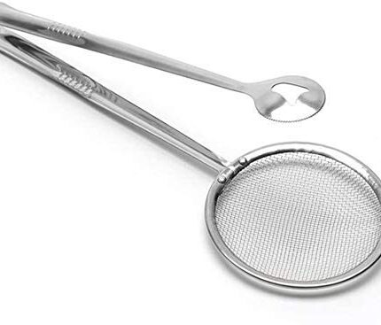 Entisia Mesh Service Tong Strainers - 2 in 1 Stainless Steel Kitchen Tongs Filter Spoon with Clip, Multifunctional Oil Filter Strainer Mesh with Long Handle for Fried Chicken, French Fries (Pack of 1)