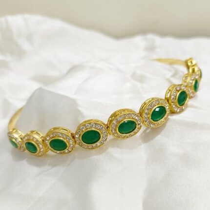 UrbanLuk Kundan With Ad Work Ethnic Gold Plated Hair Band/Hair Accessory For Womens/Ladies/Girls (Green2)